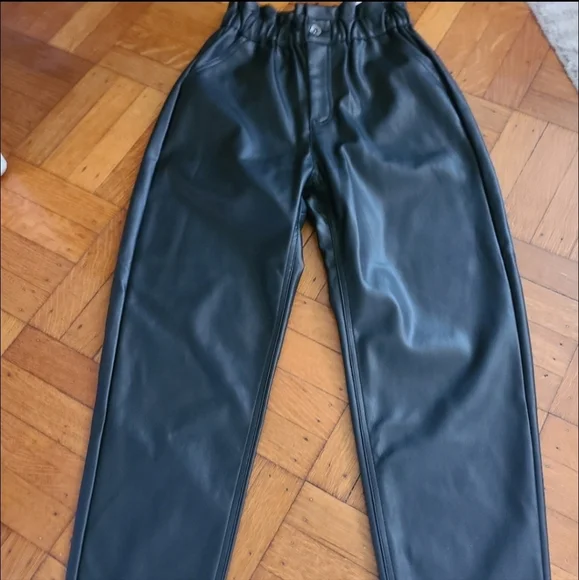 NWT ZARA FAUX LEATHER BAGGY PANTS SZ 2, 26 HP 8X hp🔥🔥🔥🔥 - Picture 2 of 5